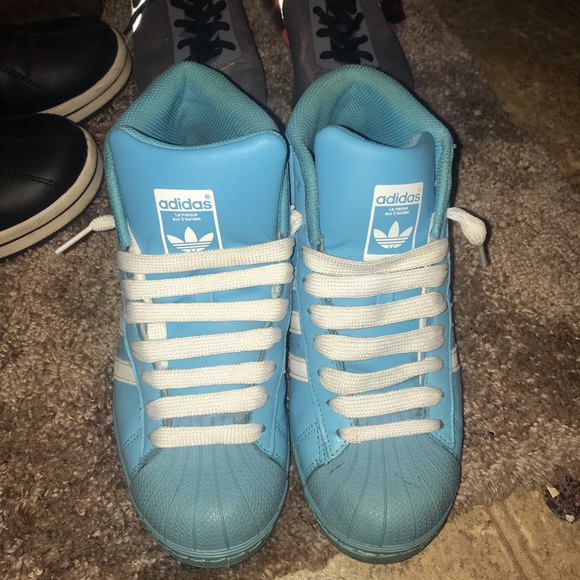 Adidas 👟 - Picture 2 of 2